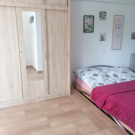 Ujkapu Sunshine Apartments Gyor Luaran gambar