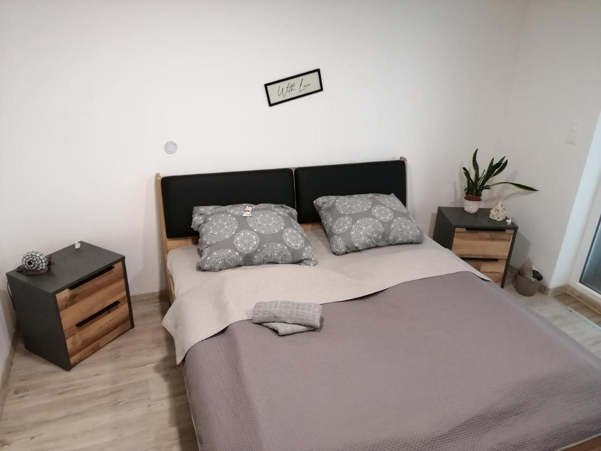Ujkapu Sunshine Apartments Gyor Luaran gambar