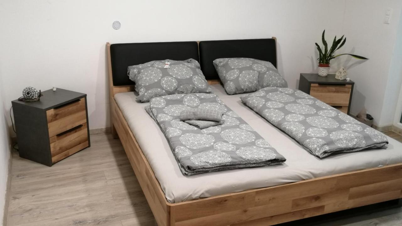 Ujkapu Sunshine Apartments Gyor Luaran gambar