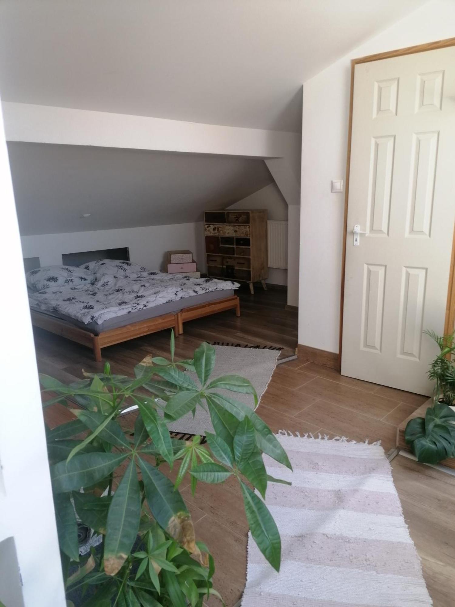 Ujkapu Sunshine Apartments Gyor Bilik gambar